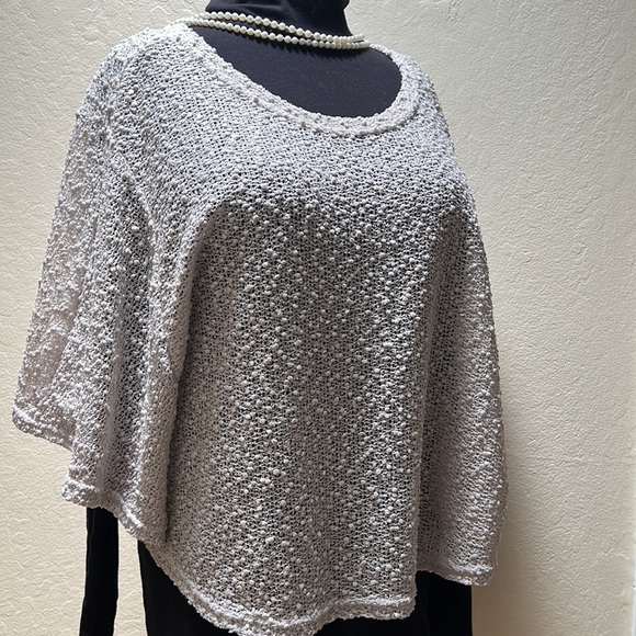 Batwing sleeve Sparkling Sand color Light Sweater Top sz XL Excellent Condition - Picture 5 of 10